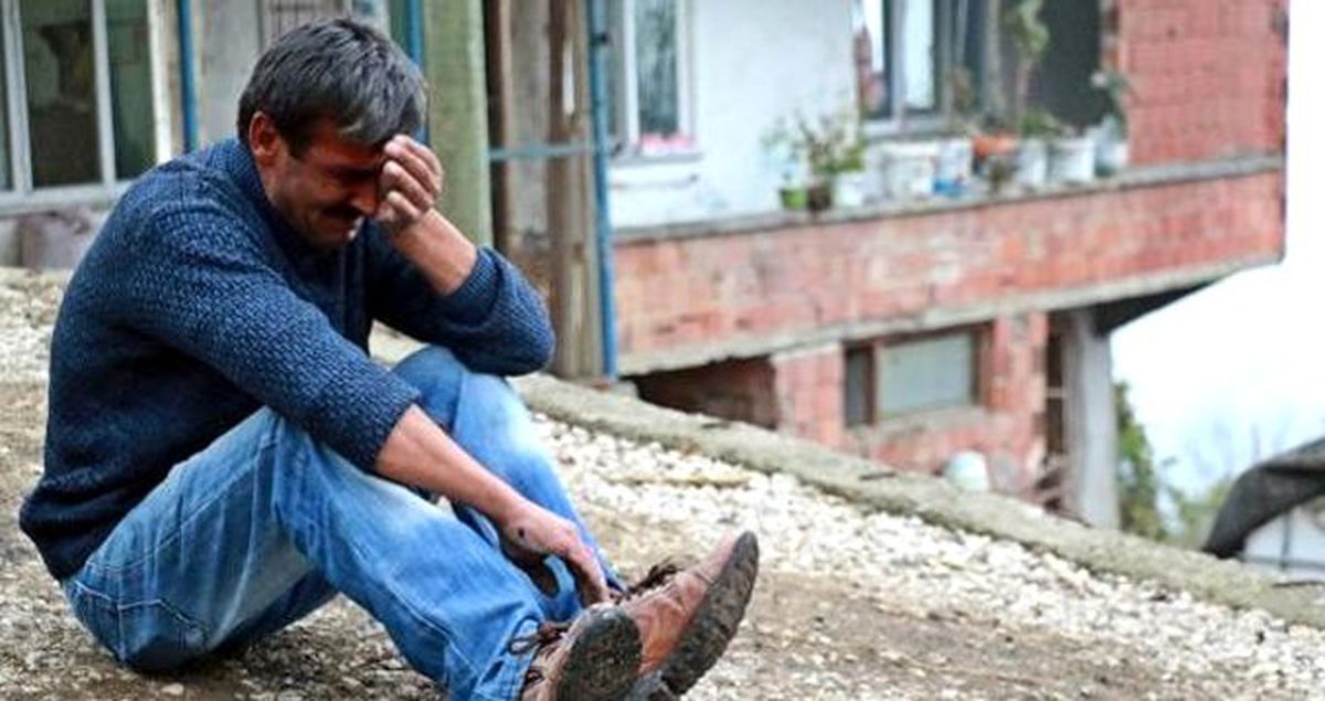 Evi yanınca gözyaşlarına boğulan babanın imdadına hayırseverler yetişti