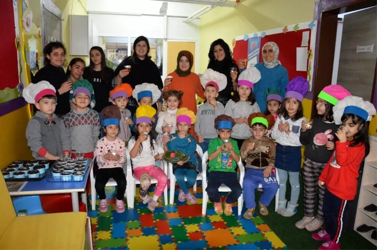 Hastalıklardan kendi ürettikleri şifalı bitkilerle korunuyorlar