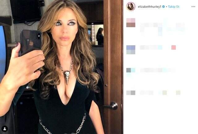 İngiliz model Elizabeth Hurley, üstsüz noel paylaşımı sosyal medyayı salladı