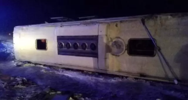 Kayseri'de yolcu otobüsü devrildi 23 kişi yaralandı Kayseri'de yolcu otobüsü devrildi 23 kişi yaralandı