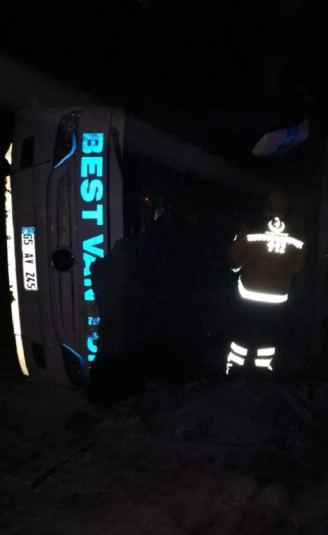 Kayseri'de yolcu otobüsü devrildi 23 kişi yaralandı