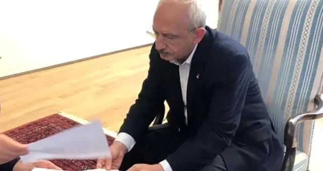 Kılıçdaroğlu'nun masasındaki son anket! CHP, AK Parti'nin 3 puan önünde Kılıçdaroğlu'nun masasındaki son anket! CHP, AK Parti'nin 3 puan önünde