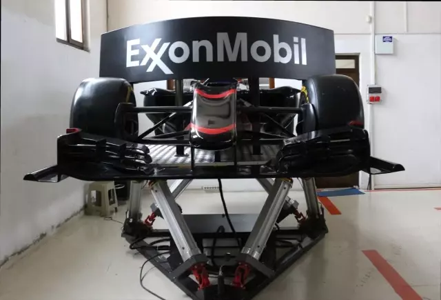 Konyalı iş insanı ürettiği F1 simülatörlerini 27 ülkeye ihraç ediyor Konyalı iş insanı ürettiği F1 simülatörlerini 27 ülkeye ihraç ediyor