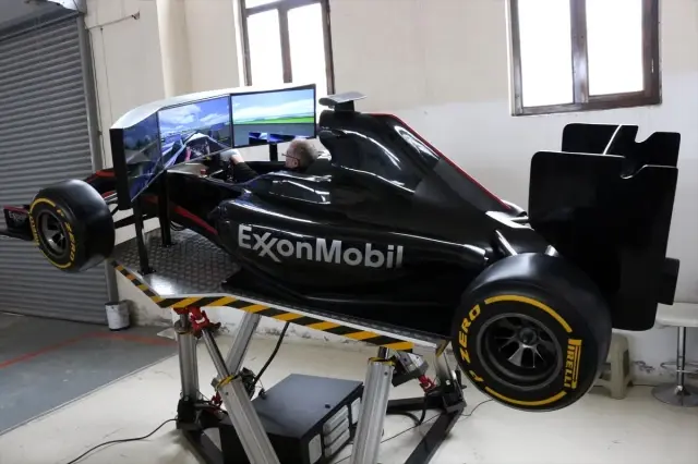 Konyalı iş insanı ürettiği F1 simülatörlerini 27 ülkeye ihraç ediyor Konyalı iş insanı ürettiği F1 simülatörlerini 27 ülkeye ihraç ediyor