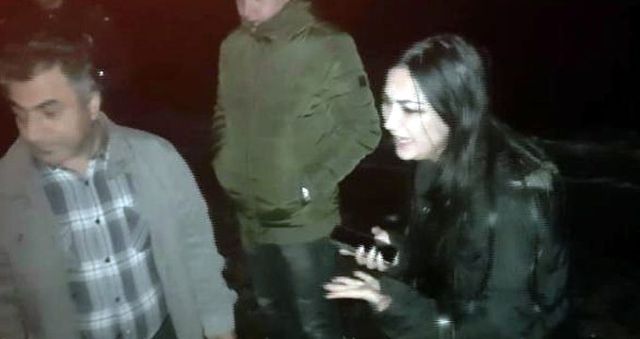 Polis tarafından köpeğinin öldürüldüğünü gören kadın sinir krizi geçirdi