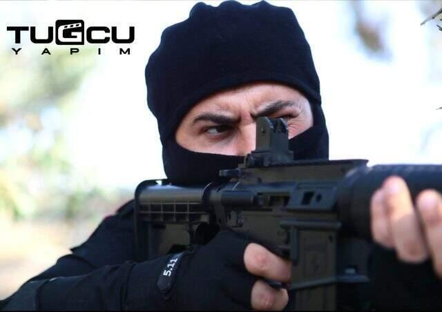 Serkan Tuğcu, öğretmen arkadaşlarıyla bir araya gelerek sinema filmi çekti