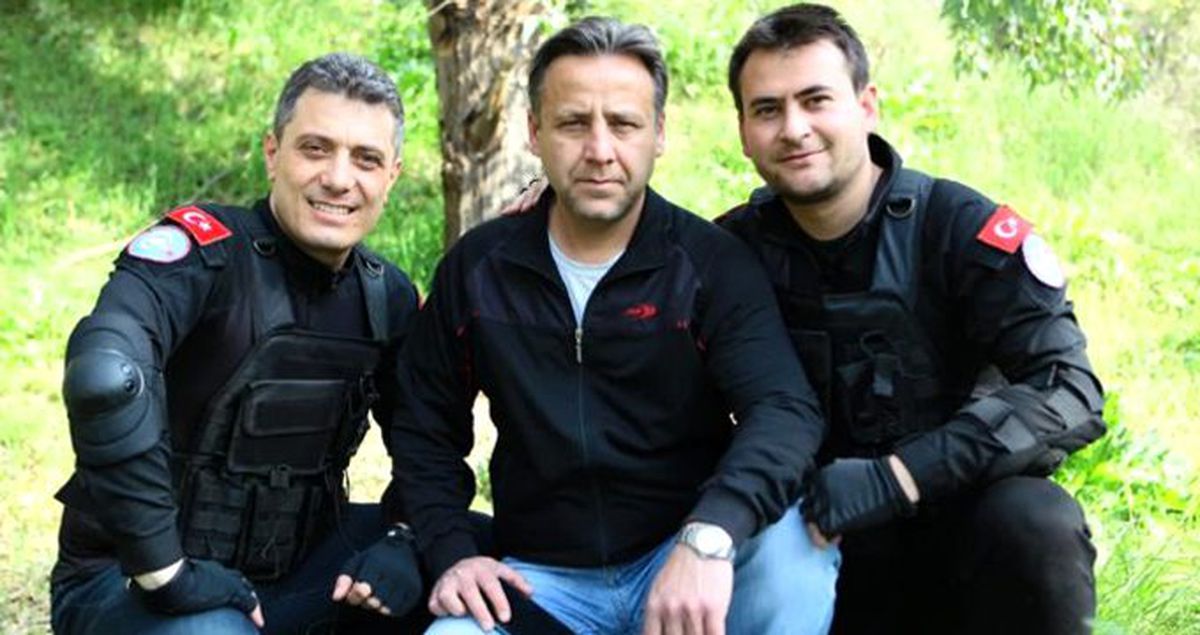 Serkan Tuğcu, öğretmen arkadaşlarıyla bir araya geldi ve tek kamera ile sinema filmi çekti