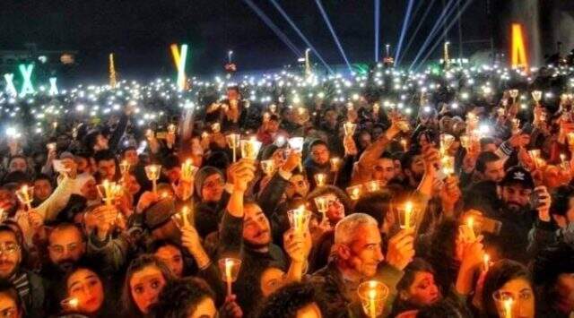 Suriye'nin başkentinde, yılbaşı öncesi kırmızı iç çamaşırlarının satışları arttı