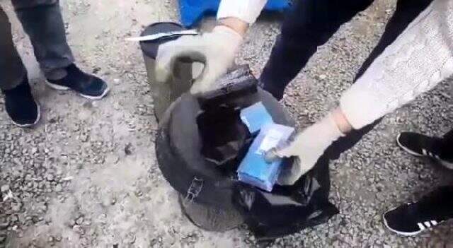 TIR'IN gizli bölmelerinden 3 bin kaçak sigara ve cep telefonları çıktı