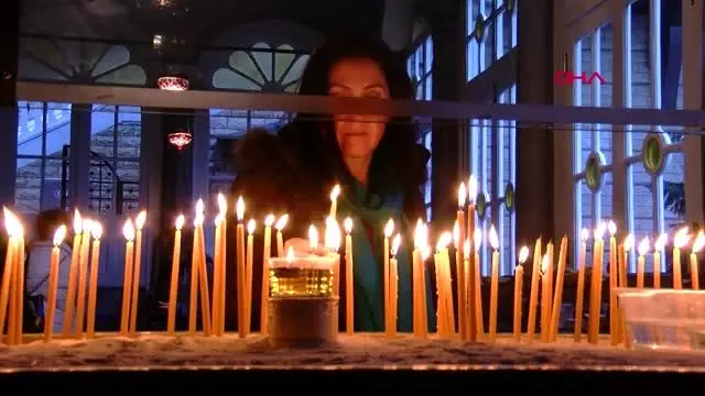 Yunanistan dışişleri bakanı, fener rum ortodoks patrikhanesi'nde noel ayinine katıldı
