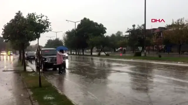 Adana'da sağanak yeniden başladı; 1 ilçede okullar tatil edildi Adana'da sağanak yeniden başladı; 1 ilçede okullar tatil edildi
