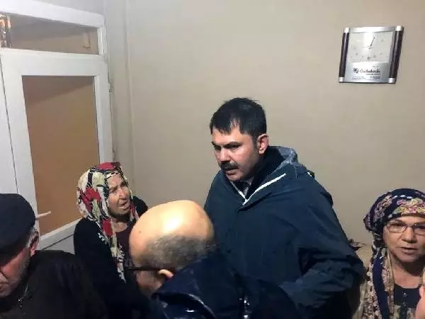 Adana'da sağanak yeniden başladı; 1 ilçede okullar tatil edildi