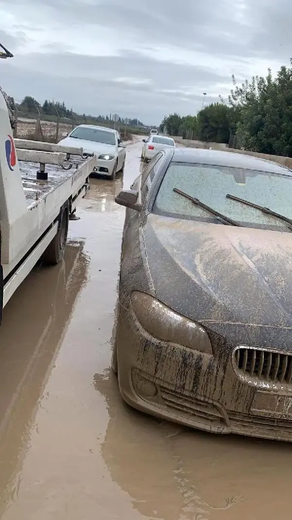 Adana'da sağanak yeniden başladı; 1 ilçede okullar tatil edildi (4)