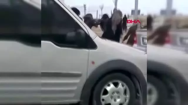 Ağrı dilenci kadınların yer kavgası