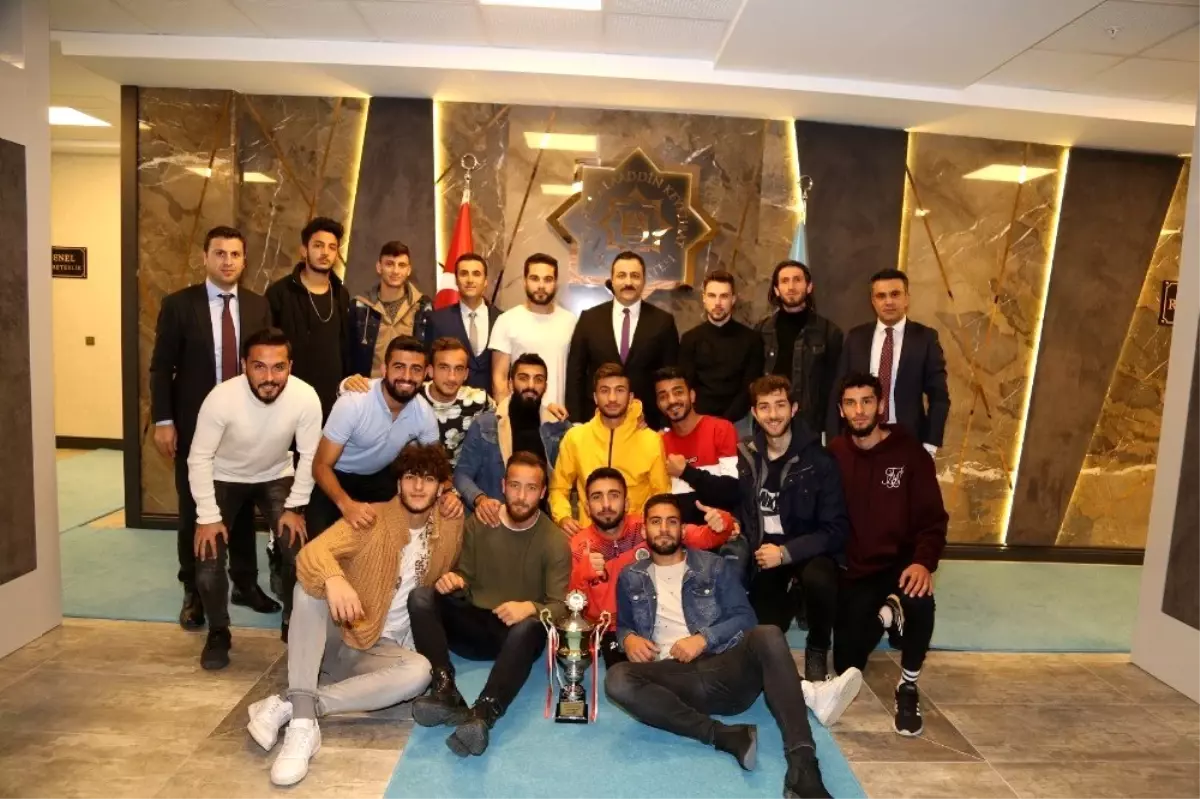 ALKÜ Futbol Takımı gururlandırdı