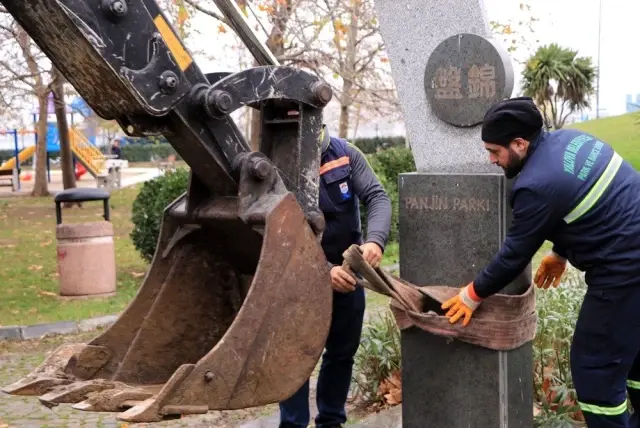 Belediye 'Panjin' tabelasını dozerle yıktı