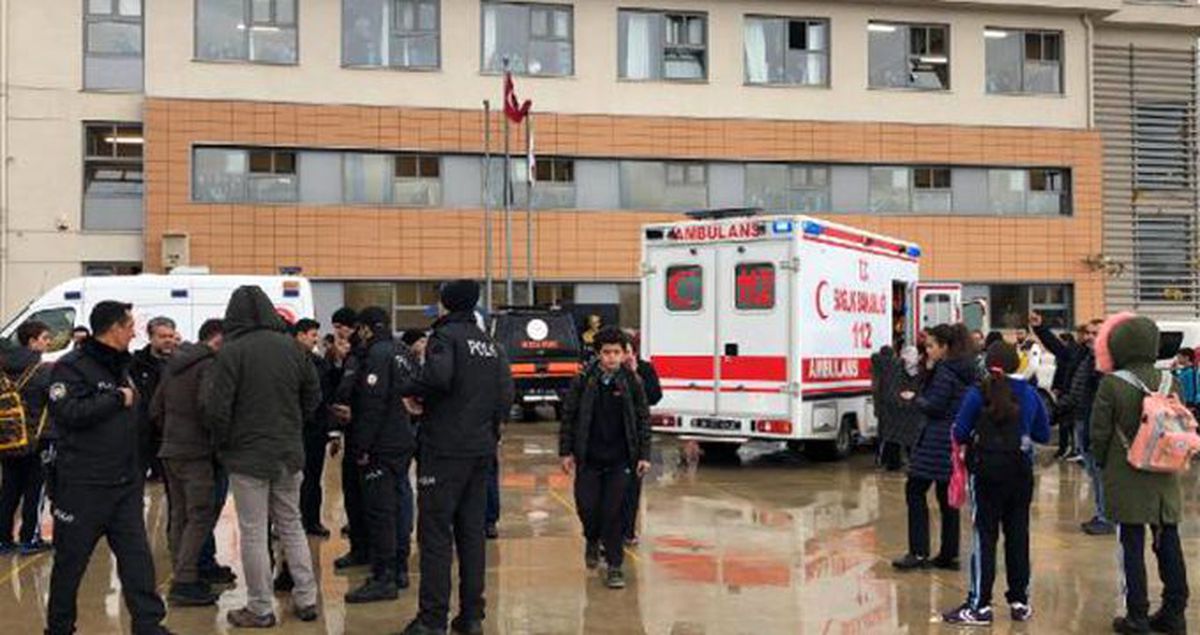 Bursa'da okulda rahatsızlanan 27 öğrenci ve 1 öğretmen hastaneye kaldırıldı