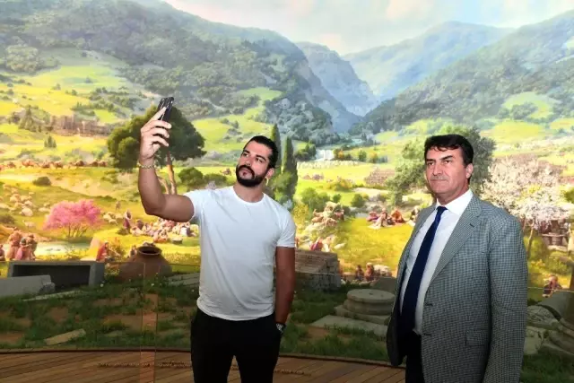 Kuruluş Osman'ın yıldızı dizi için ilham aldı