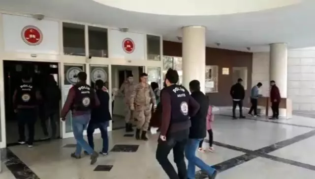 Polis trafik kazasının cinayet olduğunu ortaya çıkarttı