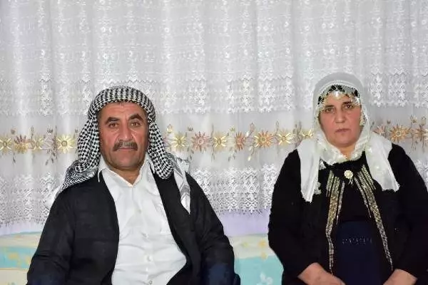 Türk Yıldızları'yla tanışan Beytüşşebaplı Zeynep, pilot olmak için destek istiyor Türk Yıldızları'yla tanışan Beytüşşebaplı Zeynep, pilot olmak için destek istiyor