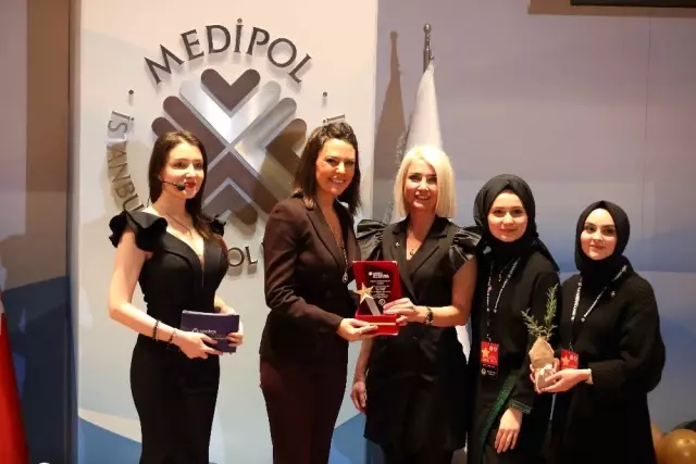 '2. Medipol İK Ödülleri' sahiplerini buldu '2. Medipol İK Ödülleri' sahiplerini buldu