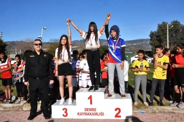 Antalya'da Atatürk Koşusu düzenlendi Antalya'da Atatürk Koşusu düzenlendi