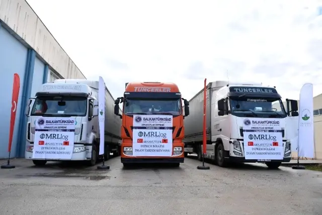 Arnavutluk'a 3 yardım TIR'ı Arnavutluk'a 3 yardım TIR'ı