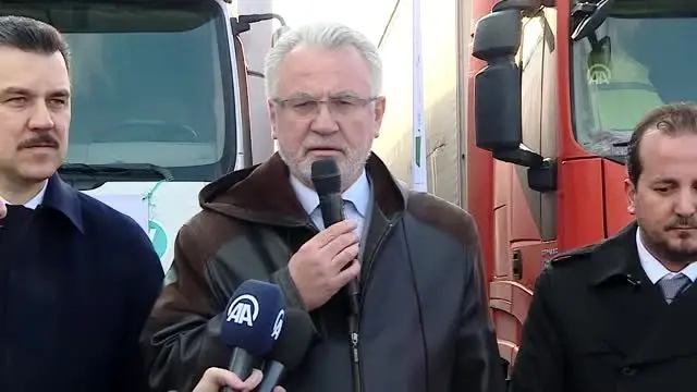Bursa'dan depremin yaralarını sarmaya çalışan Arnavutluk'a yardım eli uzandı Bursa'dan depremin yaralarını sarmaya çalışan Arnavutluk'a yardım eli uzandı