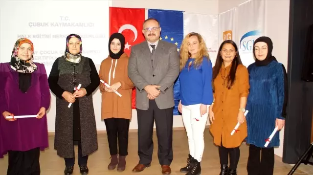 Çubuk'ta 'çocuk eğitimi' kursiyerlerine sertifikaları verildi