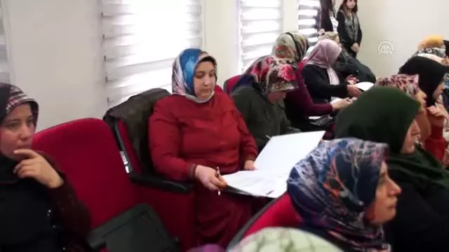Çubuk'ta 'çocuk eğitimi' kursiyerlerine sertifikaları verildi