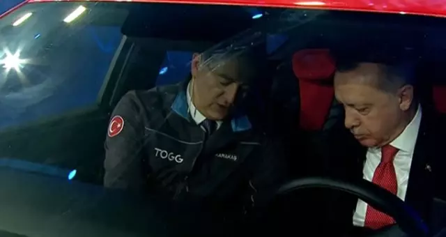 Cumhurbaşkanı Erdoğan, yerli otomobilin ilk ön siparişini verdi.
