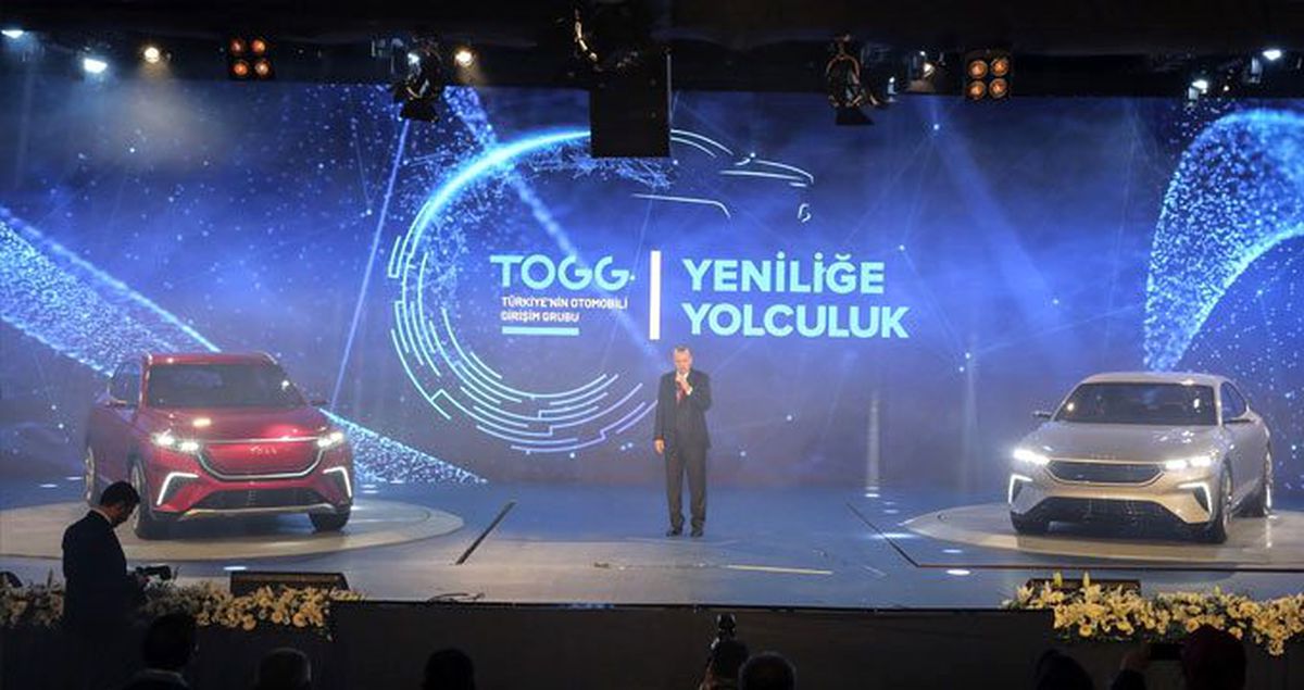 Cumhurbaşkanı Erdoğan, yerli otomobilin ilk ön siparişini verdi