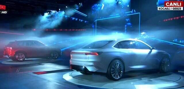 Cumhurbaşkanı Erdoğan yerli ve milli otomobili kullandı