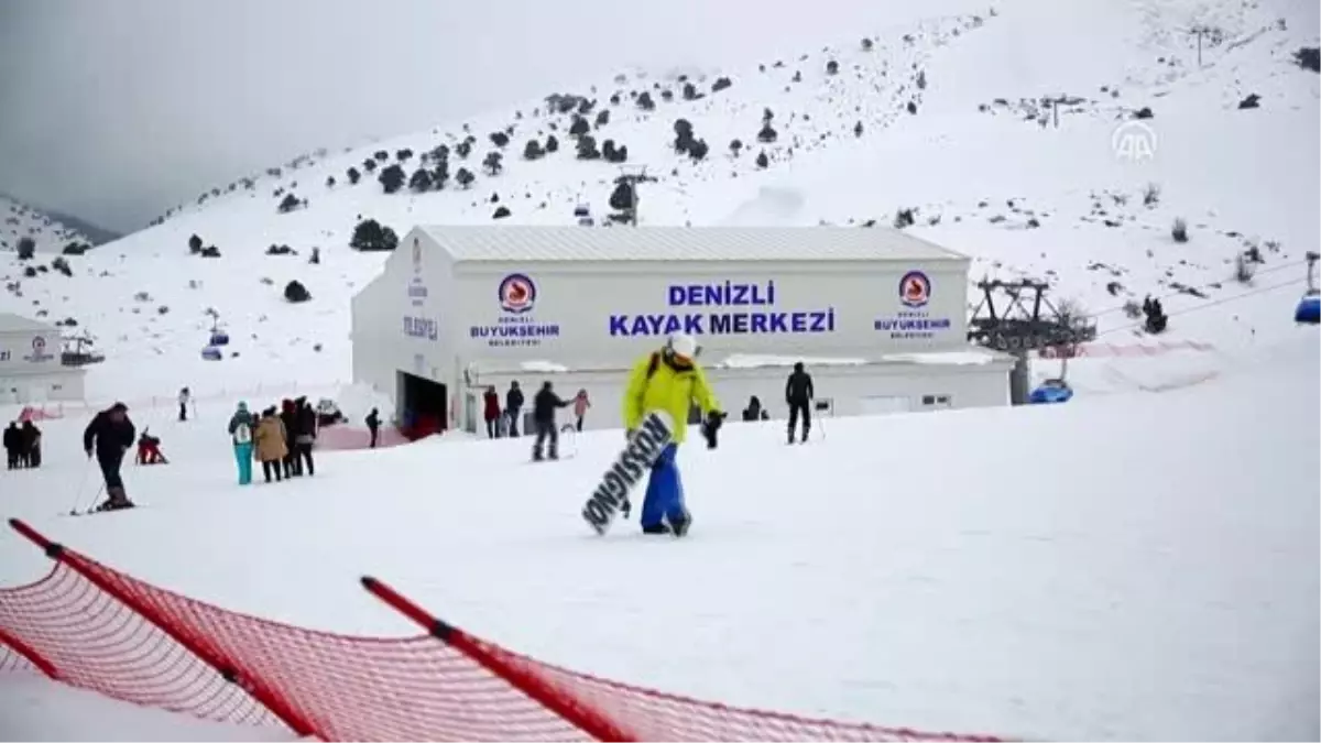 Denizli Kayak Merkezinde kayak sezonu açıldı