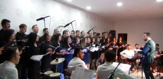 Erciş'te öğretmenler korosundan muhteşem konser