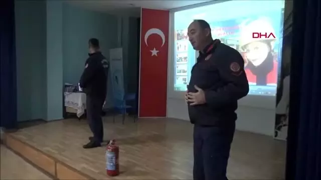 İstanbul-minik öğrenciler yangın eğitimi aldı İstanbul-minik öğrenciler yangın eğitimi aldı