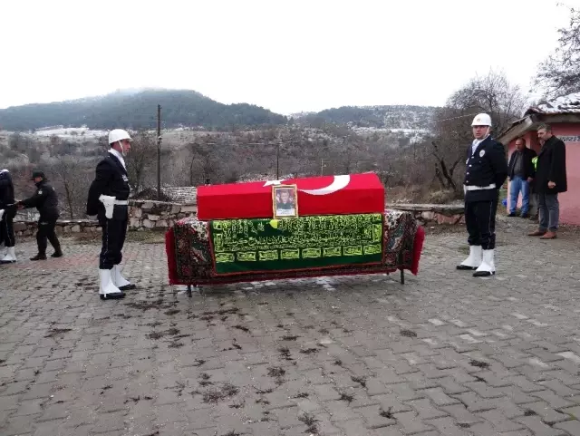 Sivas Emniyet Müdür Yardımcısı Özcan, memleketi Bilecik'te toprağa verildi