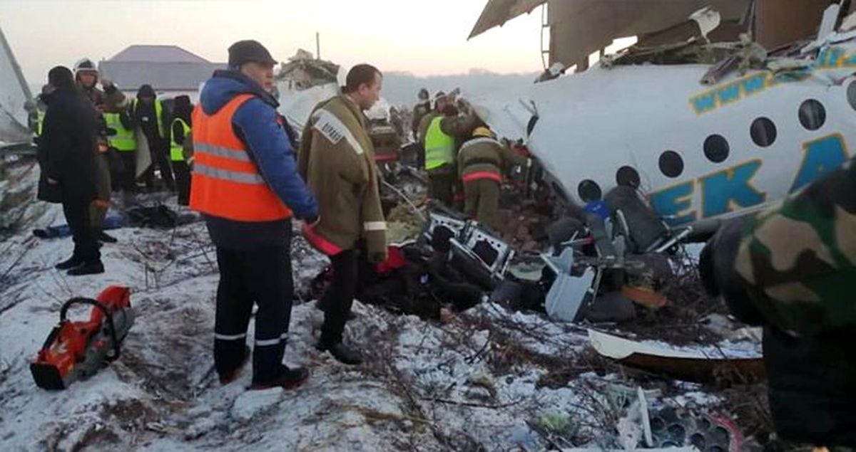 Son dakika: Kazakistan'da yolcu uçağı düştü: 15 kişi öldü, 66 kişi yaralandı