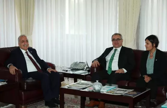 Tusaş 'Ar-Ge Günleri' Atatürk Üniversitesi'nde devam ediyor Tusaş 'Ar-Ge Günleri' Atatürk Üniversitesi'nde devam ediyor