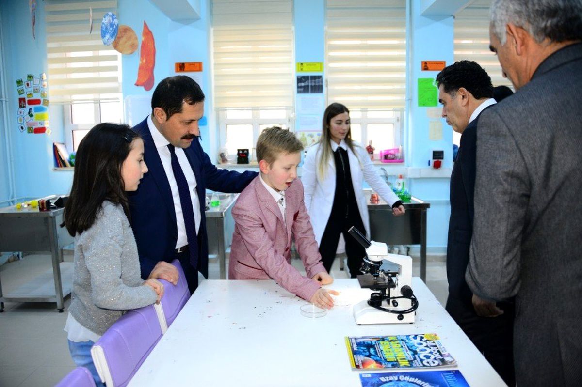 Ardahan'da Bilim ve Sanat Merkezi (BİLSEM) yeni hizmet binasında hizmete başladı