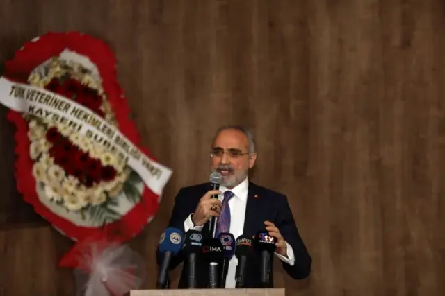 Cumhurbaşkanı Başdanışmanı Topçu, Mehmet Akif Ersoy'u anma programına katıldı Cumhurbaşkanı Başdanışmanı Topçu, Mehmet Akif Ersoy'u anma programına katıldı