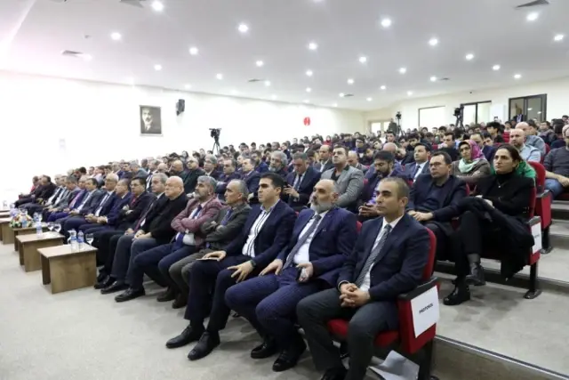 Cumhurbaşkanı Başdanışmanı Topçu, Mehmet Akif Ersoy'u anma programına katıldı Cumhurbaşkanı Başdanışmanı Topçu, Mehmet Akif Ersoy'u anma programına katıldı
