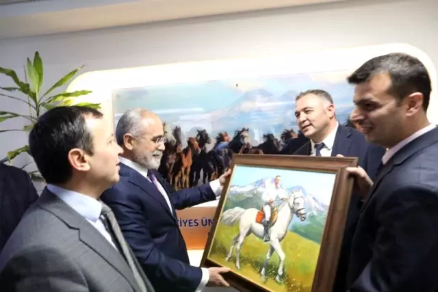 Cumhurbaşkanı Başdanışmanı Topçu, Mehmet Akif Ersoy'u anma programına katıldı Cumhurbaşkanı Başdanışmanı Topçu, Mehmet Akif Ersoy'u anma programına katıldı