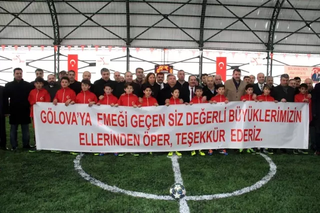 Gölova'da öğretmenevi ve halı saha hizmete açıldı