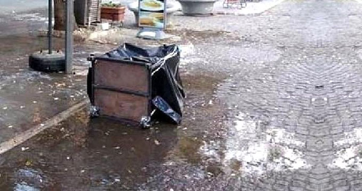 İçi altın dolu kasayı sokak ortasında bırakıp kaçtılar