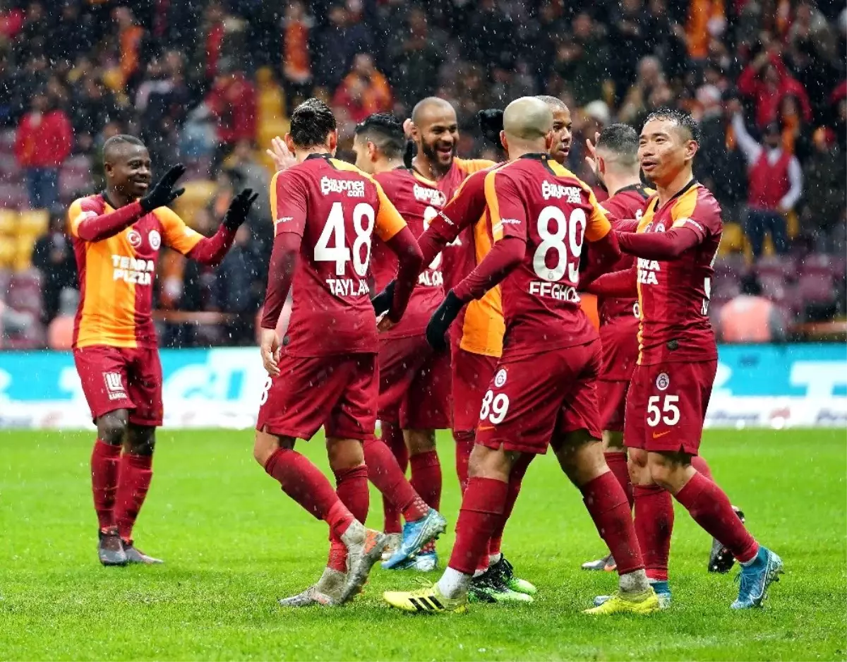 İlk yarıda 3 gol var