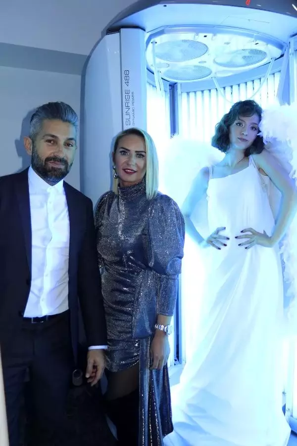 Jennifer Lopez tenine sahip olmak için solaryuma giriyorlar Jennifer Lopez tenine sahip olmak için solaryuma giriyorlar