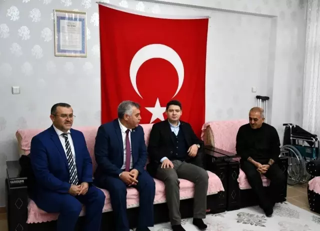 Kaymakam Hacı Hasan Gökpınar'dan gazilere ziyaret Kaymakam Hacı Hasan Gökpınar'dan gazilere ziyaret