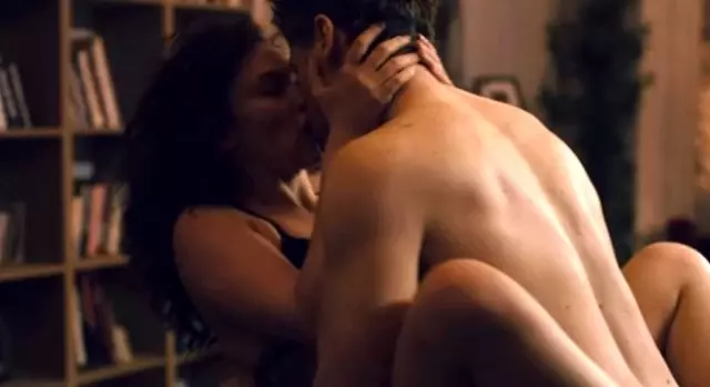 Melisa Şenolsun'un, Atiye'deki Sevişme Sahnesi Çok Konuşulacak! Melisa Şenolsun'un, Atiye'deki Sevişme Sahnesi Çok Konuşulacak!