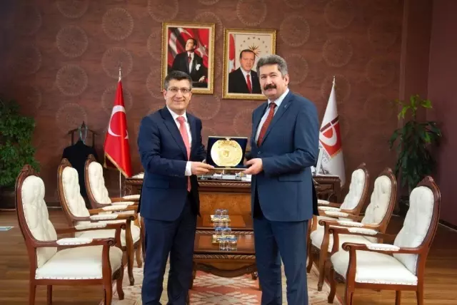Rektör Andı'dan Rektör Taş'a ziyaret Rektör Andı'dan Rektör Taş'a ziyaret